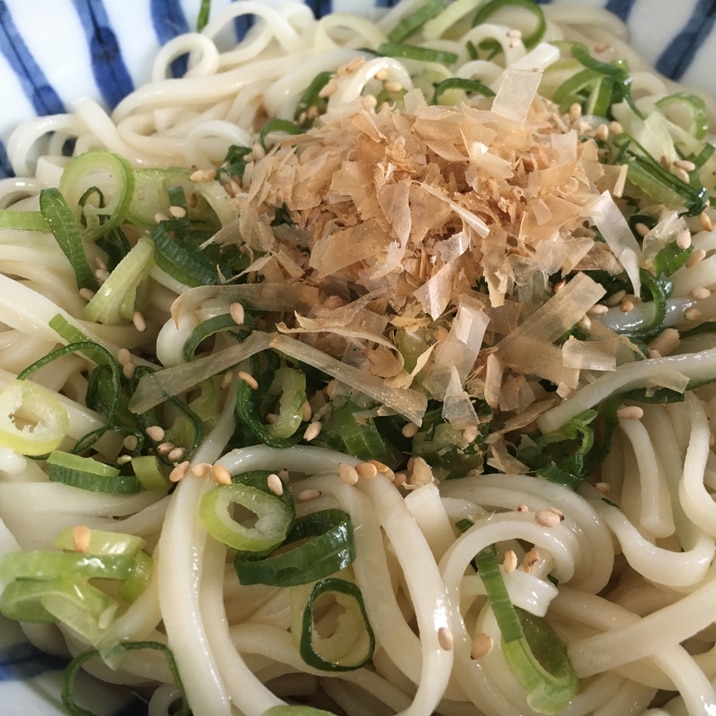 ごま油で冷やしぶっかけうどん。